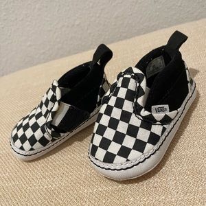 INFANT SLIP-ON V CRIB CHECKER SHOE
